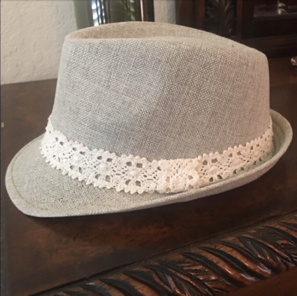 Tan Wide Brim Fedora OS w/lace embellishment